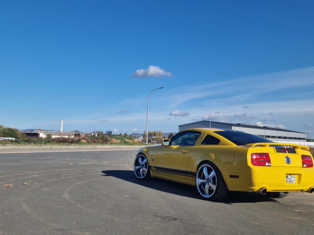 Ford Mustang S197