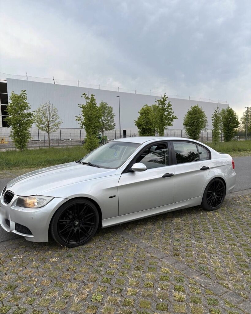 BMW 318i E90
