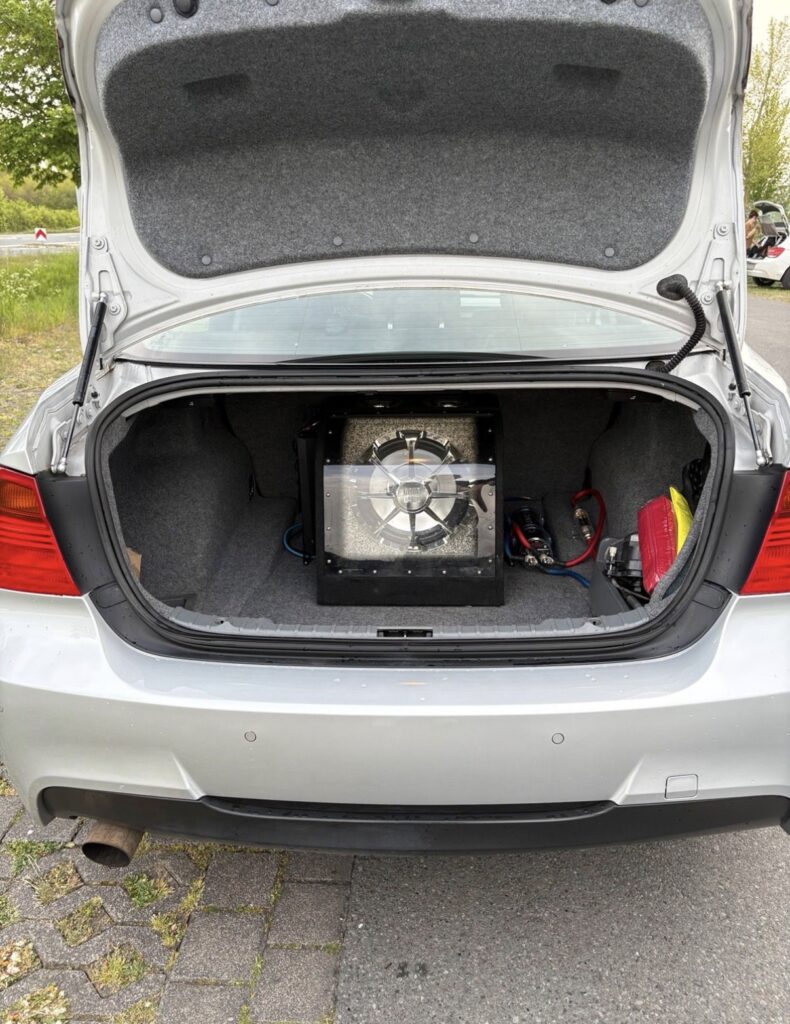 BMW 318i E90