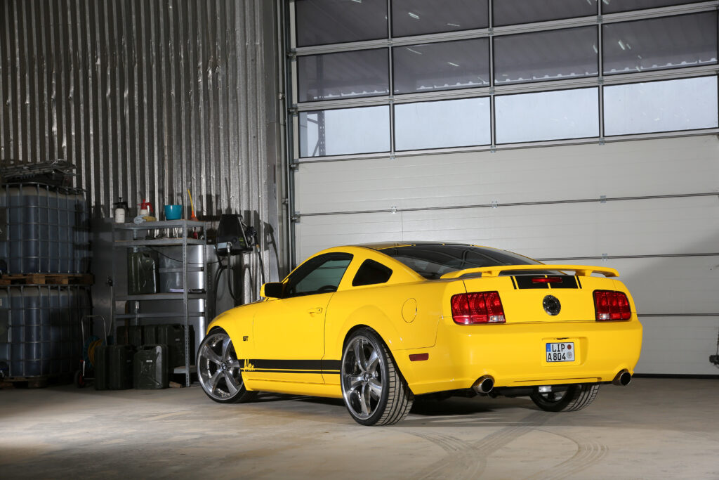 Ford Mustang S197