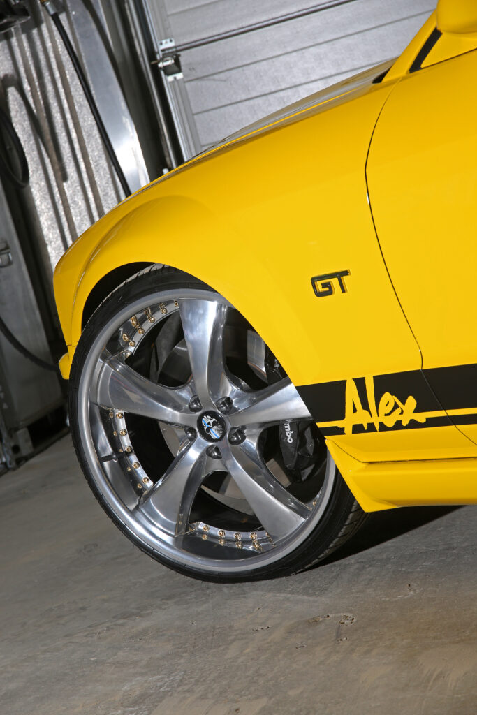 Ford Mustang S197