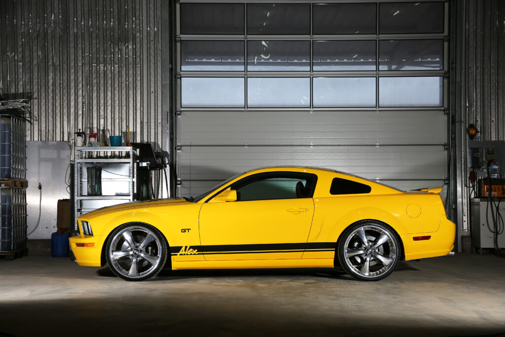 Ford Mustang S197