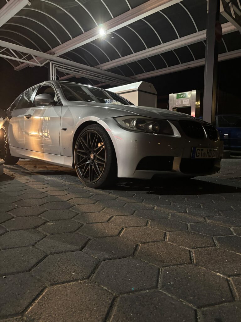 BMW 318i E90